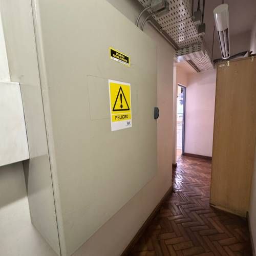 EDIFICIO DE 4 NIVELES EN PLENO BARRIEO COMERCIAL DE SANTIAGO