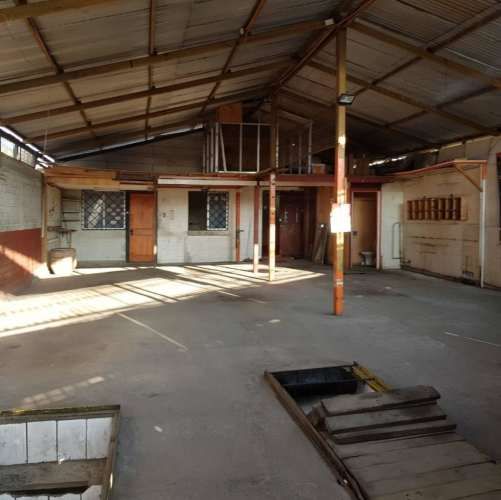 Casa oportunidad Comercial Galpón 135 mts