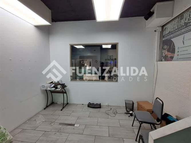 LOCAL COMERCIAL Av. Santa Isabel