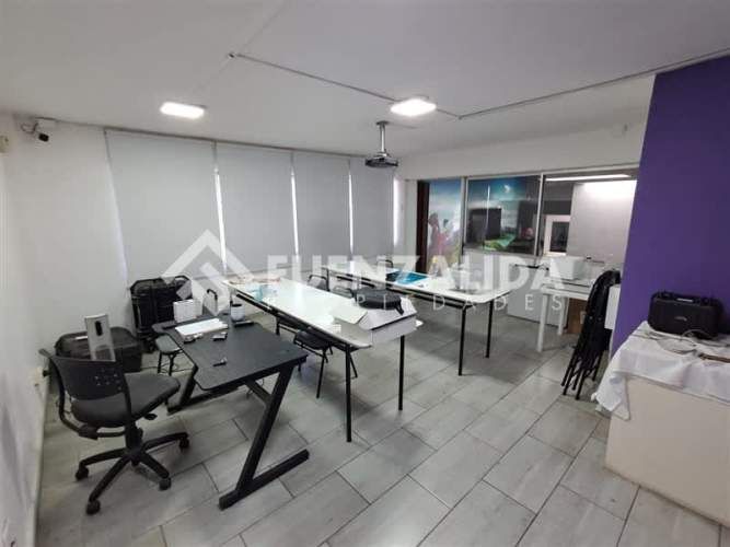 LOCAL COMERCIAL Av. Santa Isabel