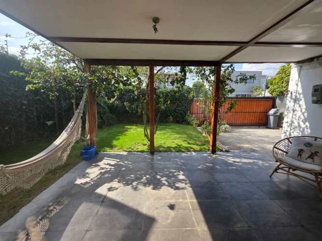 CASA entre avenida Vitacura y Presidente Kennedy