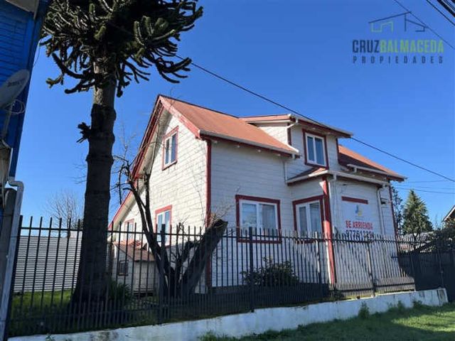 LOCAL COMERCIAL Amplia casa comercial, sector Imperial, excelente ubicación y muy buen estado.