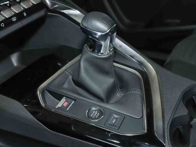 Peugeot 3008 2025 3008 Puretech 1.2