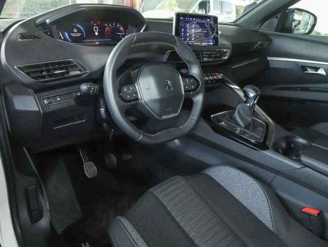 Peugeot 3008 2025 3008 Puretech 1.2