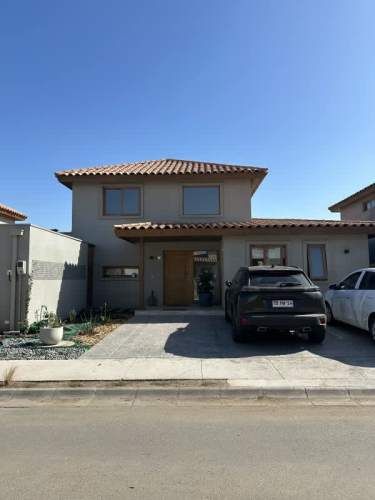 SE VENDE CASA DE 3D - 3B- TERRAZA- COLINA CHICUREO