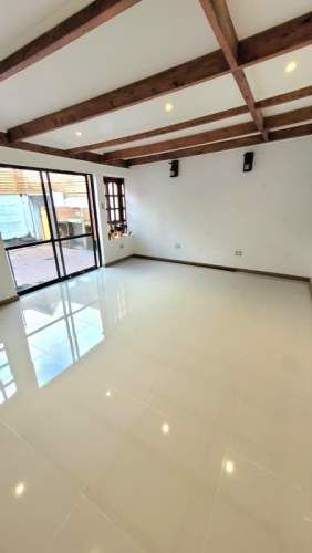 Vendo espectacular casa remodelada en un Huertos Familiares