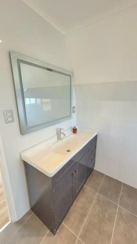 Vendo espectacular casa remodelada en un Huertos Familiares