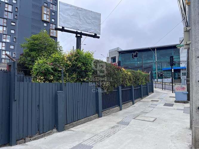 Céntrico sitio de esquina con casa en Puerto Montt.