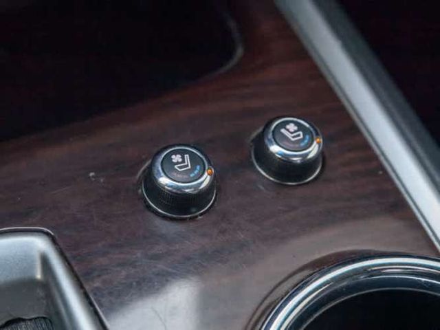 Nissan Pathfinder Exclusive 3.5 2016