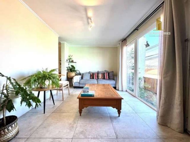 VIÑA VENDE IMPECABLE CASA 3D 1B REMODELADA SANTA INES