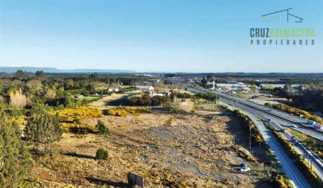 SITIO 35.000 m2 entrada Sur de Puerto Varas