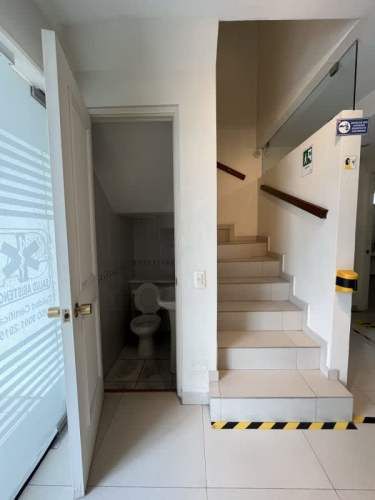 ARRIENDA CENTRO MÉDICO - 9 PRIVADOS - HUECHURABA