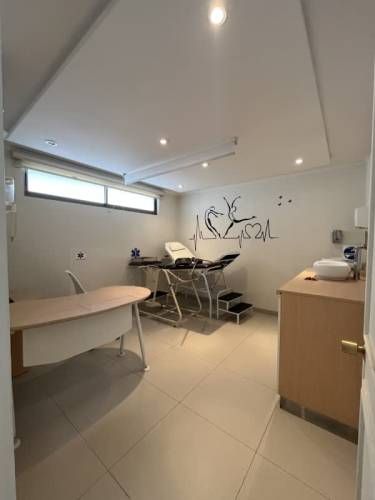 ARRIENDA CENTRO MÉDICO - 9 PRIVADOS - HUECHURABA