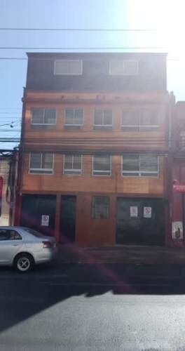 Edificio ex Compin con oficinas en calle Matta