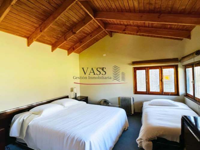 VASS vende campo de 10 Ha con 3 casas en Melipilla