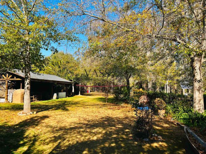 VASS vende campo de 10 Ha con 3 casas en Melipilla