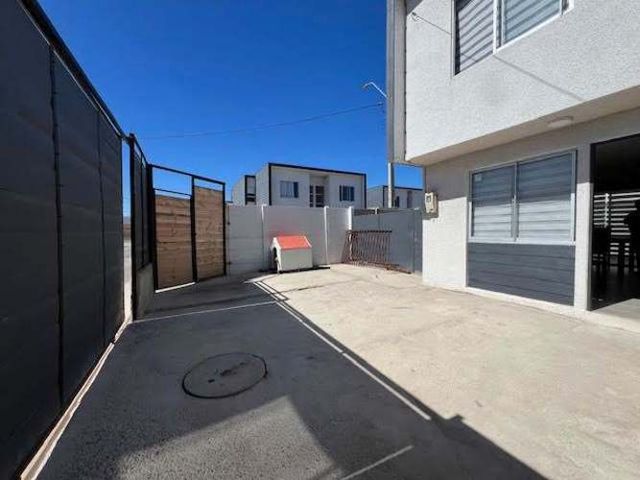 En Venta Casa Esquina en Caleta San Pedro, La Serena.