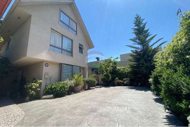 Casa en condominio cerrado – la florida