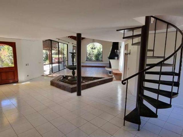 Casa colonial en condominio privado.