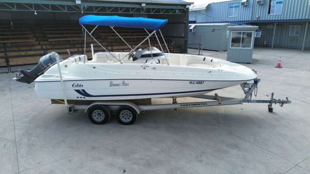 LANCHA DEPORTIVA DE BAHIA DANNER BEER CONTRUIDA EN EEUU AÑO 2001