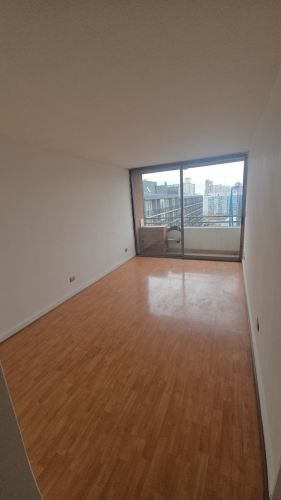 Acogedor departamento en San Isidro – ¡Excelente ubicación en Santiago Centro!