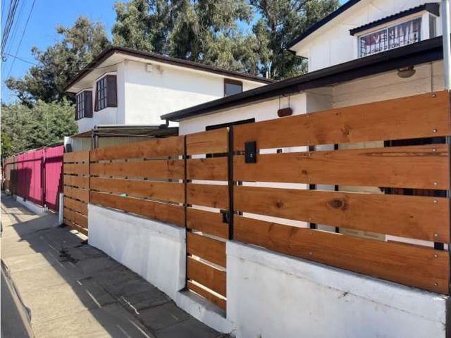 VILLA ALEMANA. CASA DE 6 DORMITORIOS, 2 BAÑOS.