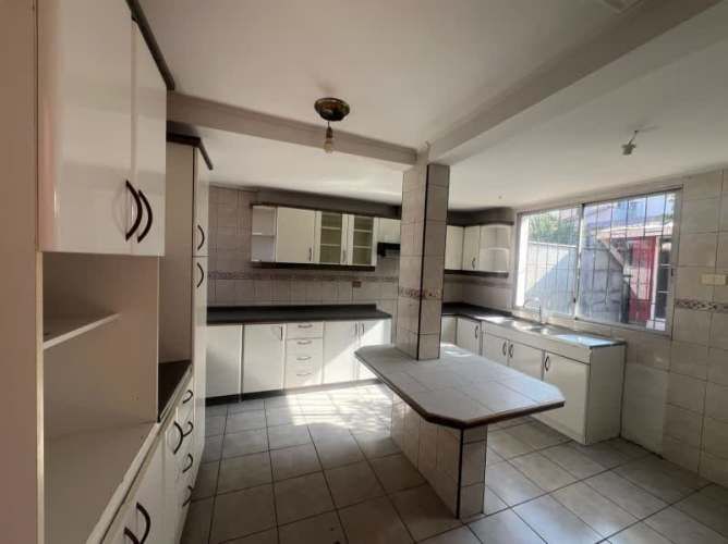 Casa WALKER MARTÍNEZ