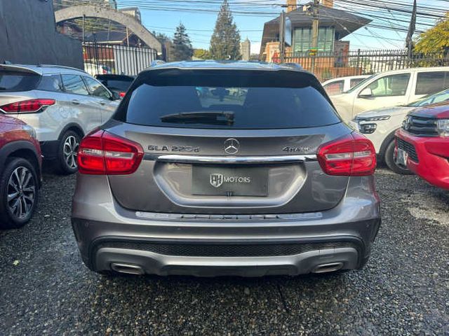 MERCEDES BENZ GLA 220 D 4MATIC 2017