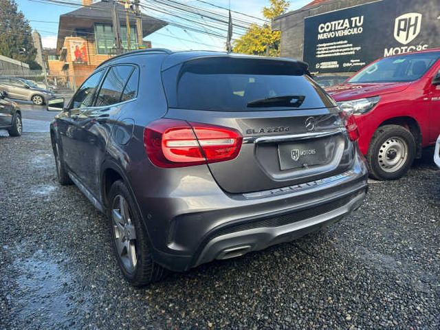 MERCEDES BENZ GLA 220 D 4MATIC 2017