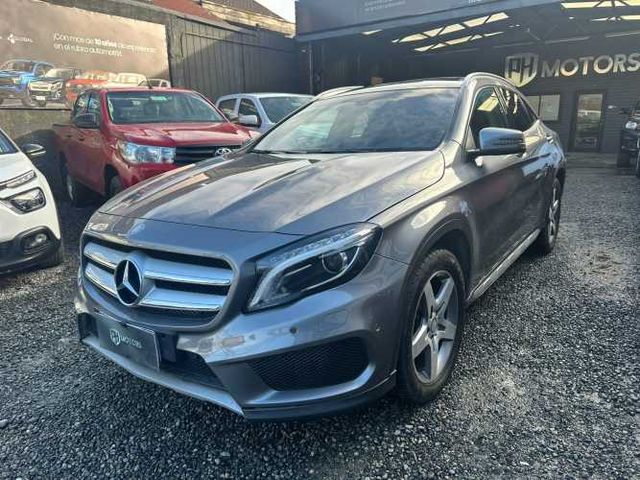 MERCEDES BENZ GLA 220 D 4MATIC 2017