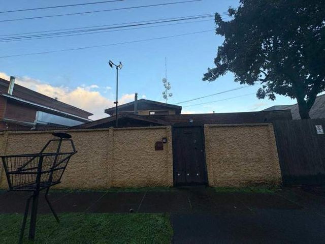 SE VENDE AMPLICA CASA EN TEMUCO (114309)
