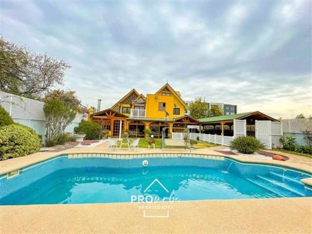 CASA Entre Rojas Magallanes y Santa Julia