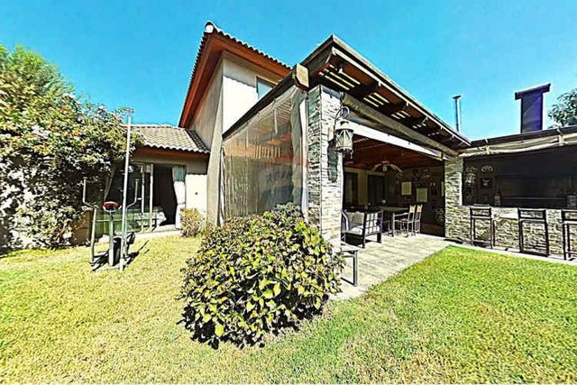 En esquina; gran quincho; el remanso de chicureo