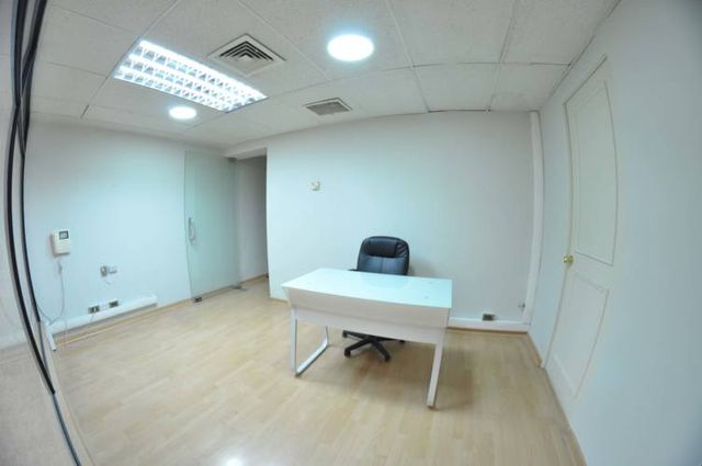 OFICINA CON EXCELENTE CONECTIVIDAD