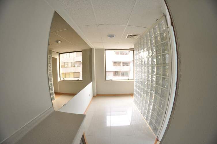 OFICINA CON EXCELENTE CONECTIVIDAD