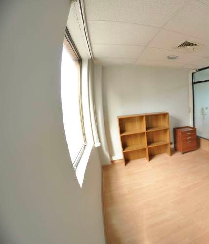 OFICINA CON EXCELENTE CONECTIVIDAD