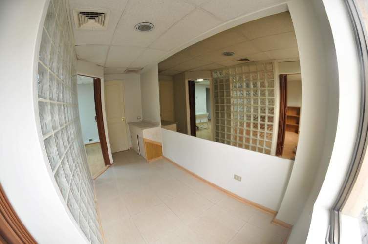 OFICINA CON EXCELENTE CONECTIVIDAD