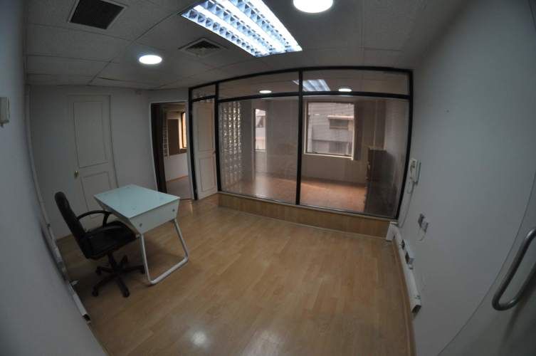 OFICINA CON EXCELENTE CONECTIVIDAD