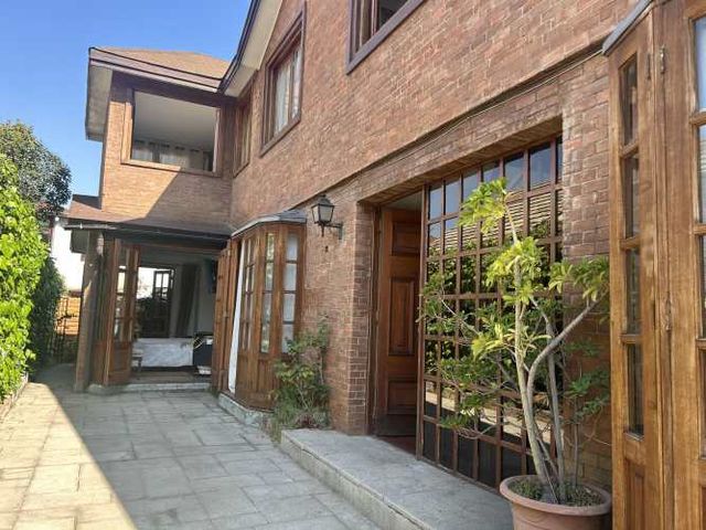 Manquehue Sur. Las Condes