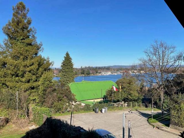 Venta de Exclusiva Casa en Isla Teja