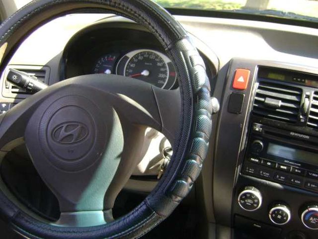 Hyundai Tucson GL 2.0 en excelente condiciones.