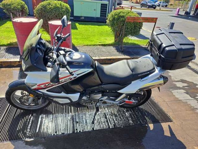 Honda varadero 2012  xl 1.000 cc precio conversable