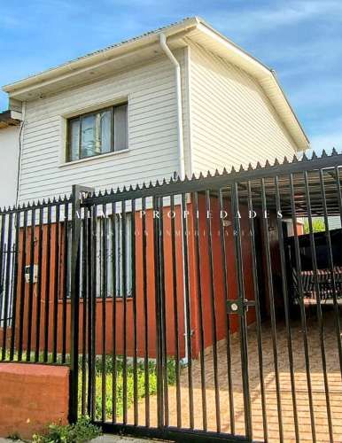 VENTA – CASA ESQUINA DE DOS PISOS