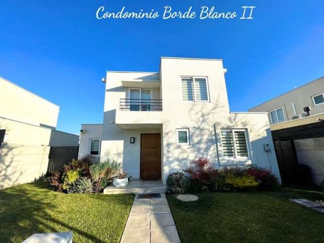 CASA MA - Casa 110/270m2 Condominio 4D 3B Estar Terraza Piscina Riego Bodega Impecable