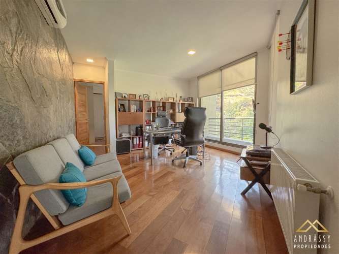 CASA Av. La Quebrada / Las Condes