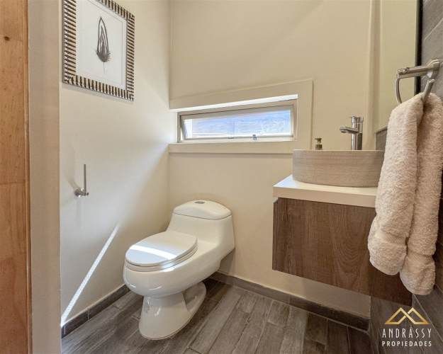 CASA Av. La Quebrada / Las Condes