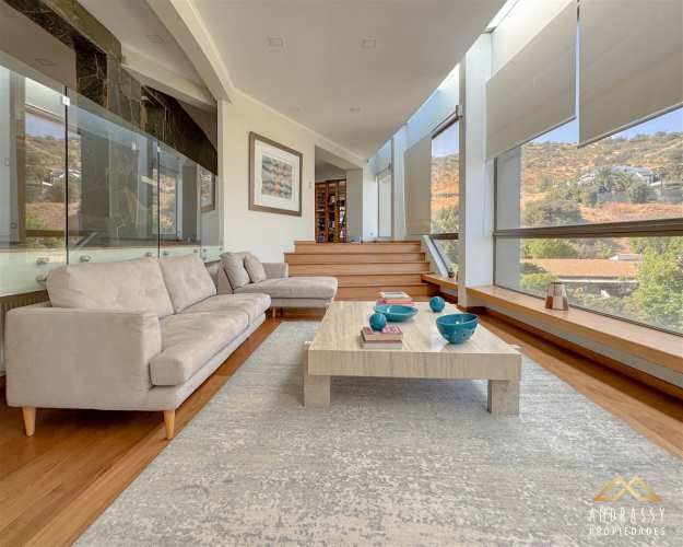 CASA Av. La Quebrada / Las Condes