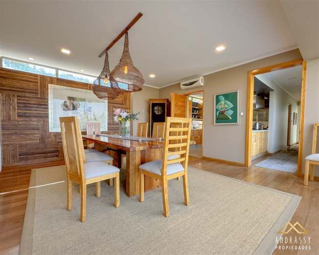 CASA Av. La Quebrada / Las Condes