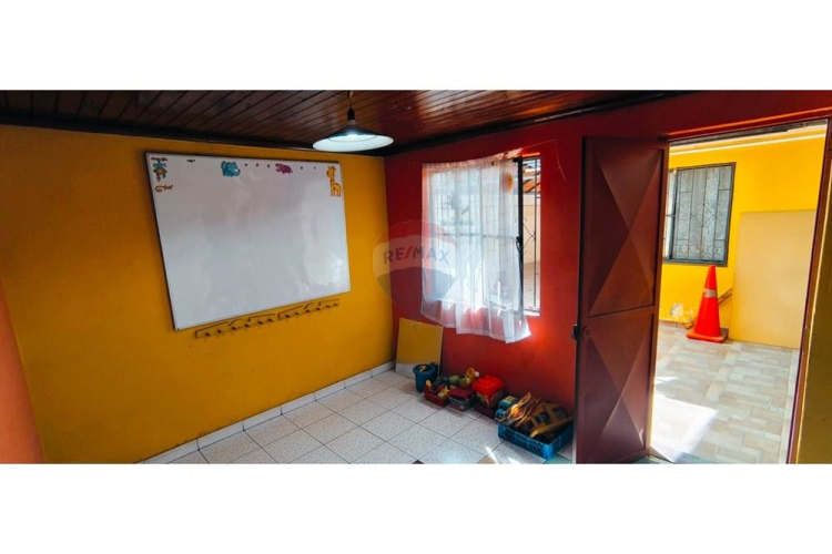 Casa 3d+1b estacionamiento