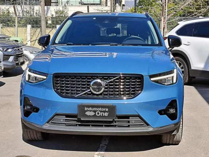 VOLVO XC40 2023